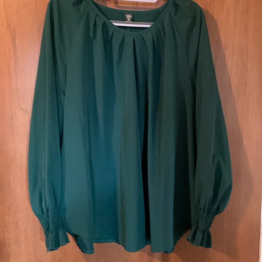 Lovely 2x SHEIN Blouse - In excellent like new condition